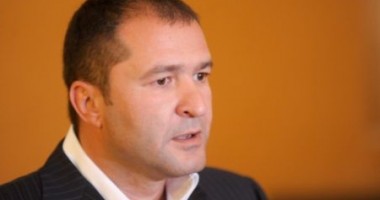 Stire din Eveniment : Documente furate cu două dube din fostul sediu al televiziunii Realitatea TV