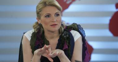 Stire din Politică-Administrație : "Electorata nu poate funcționa ca soluție la creșterea ratelor la creditele în franci"