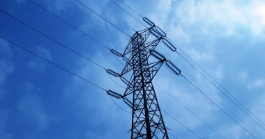 Stire din Social : INS. Cartofii și energia electrică, campionii scumpirilor în februarie 2013