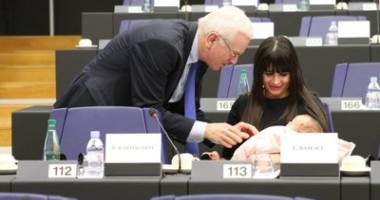 Stire din Monden : Elena Băsescu își botează fiica, astăzi