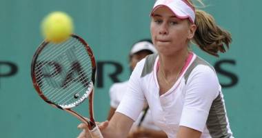 Stire din Sport : Elena Bogdan, învinsă fără drept de apel în optimile turneului WTA de la Acapulco
