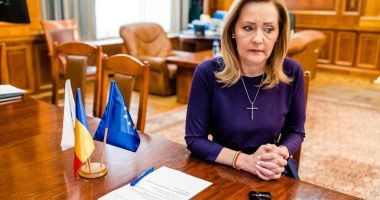 Stire din Actualitate : Elena Lasconi, criticată în USR pentru scrisoarea către Donald Trump