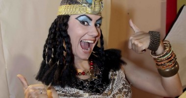 Stire din Cultură-Educație : Elena Udrea, la "Cronica Cârcotașilor"
