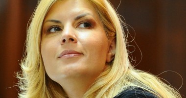 Stire din Politică-Administrație : "Blaga folosește biroul de presă al PDL pentru propria propagandă"