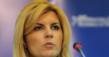 Stire din Politică-Administrație : "Eu am tras de Mazăre să facă pasarela de la Mamaia"