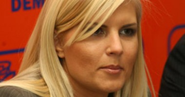 Stire din Politică-Administrație : "E posibil să apară și a patra moțiune pentru Convenția PDL"