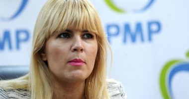 Stire din Politică-Administrație : Elena Udrea își lansează candidatura cu ghiozdane și abecedare