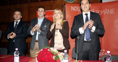 Stire din Politică-Administrație : PDL Constanța, ÎMPĂRȚIT între ELENA UDREA și VASILE BLAGA