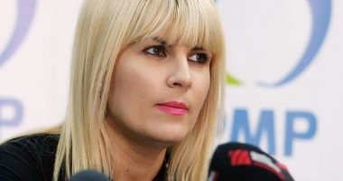 Stire din Politică-Administrație : Elena Udrea spune că nu are nicio apăsare în privința izolării PMP pe scena politică