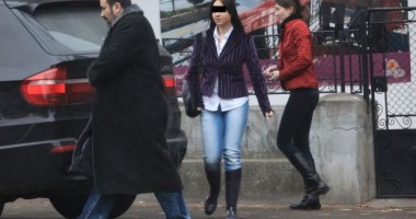 Stire din Eveniment : "Am făcut sex  cu profu’ ca să nu mă lase repetentă"
