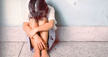 Stire din Eveniment : Profesor de matematică, acuzat că abuza o elevă de 13 ani. „A ciupit-o de zona intimă”