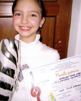 Stire din Cultură-Educație : Marele Premiu al Concursului Național Francochanson a ajuns la Liceul "Călinescu"
