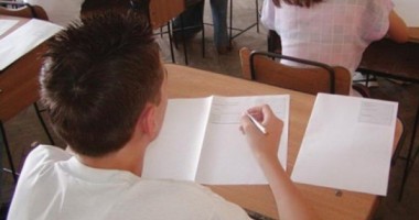 Stire din Cultură-Educație : Evaluarea Națională / Au apărut primele perle din lucrările la limba română