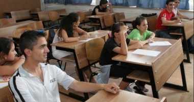 Stire din Cultură-Educație : Bacalaureat 2001/Circa 1.500 de liceeni constănțeni susțin ultima probă