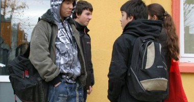 Stire din Cultură-Educație : De ce nu merg elevii la școală, joi și vineri