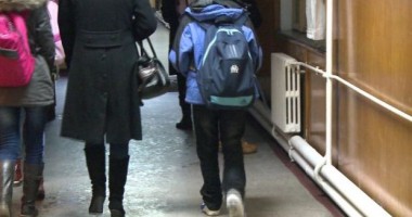 Stire din Cultură-Educație : Scandal cu nădragi în vine la Școala Ghindărești