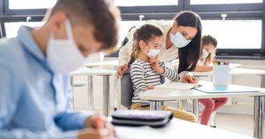 Vacanța de iarnă a început. Pe ce dată se întorc la cursuri elevii