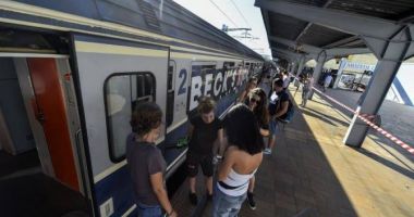 Stire din Social : CFR Călători: Elevii vor beneficia de legitimații de călătorie gratuite sau cu reducere, din 3 septembrie