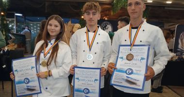 Stire din Cultură-Educație : Premii pentru trei elevi din Cumpăna la o competiție culinară