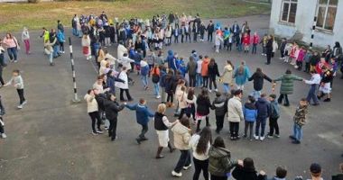 Elevii din școlile constănțene au sărbătorit românește - 2
