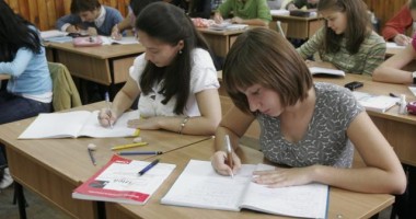 Stire din Politică-Administrație : Se dau bursele elevilor