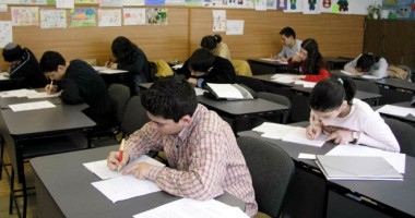 Stire din Cultură-Educație : Elevii constănțeni "turează motoarele" pentru cinci competiții școlare