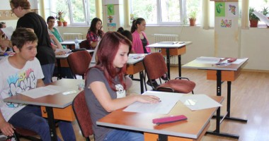 Stire din Cultură-Educație : Ce părere au elevii despre simularea la română