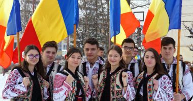 Stire din Cultură-Educație : Proiectul "100 de ani de spirit românesc". Elevii constănțeni își dau mâna cu colegii lor basarabeni