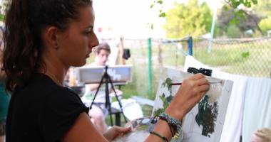 Stire din Cultură-Educație : Elevi bucureșteni celebrează prin pictură Ziua Dobrogei