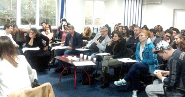 Stire din Cultură-Educație : Elevii constănțeni sunt cei mai buni la dezbateri academice