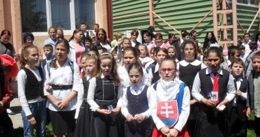 Stire din Cultură-Educație : Elevii de la Școala nr. 1 Tuzla  au retrăit istoria