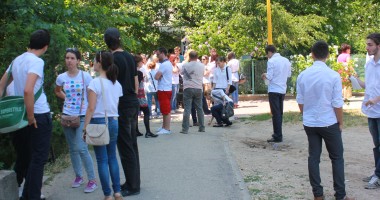 Stire din Cultură-Educație : Noi perle la BAC 2013: "Becali vorbește pe înțelesul meu, pricep. Patapievici are fraze încâlcite, musai am nevoie de dicționar"