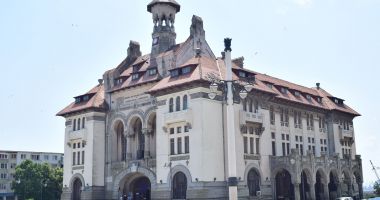 Stire din Cultură-Educație : Elevii au vorbit despre Mica Unire, la Muzeul de Istorie