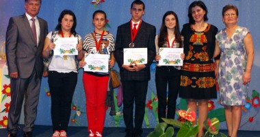 Stire din Cultură-Educație : Elevii care fac cinste Medgidiei