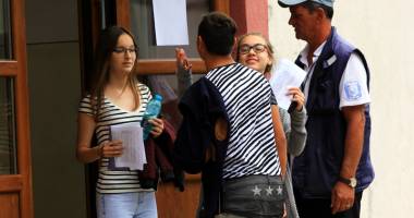 Evaluarea Națională a început cu dreptul: "Ne-am scos cu româna! Mai ușor decât la simulare!" - 4