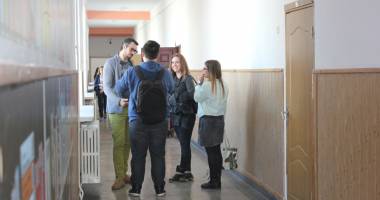 Stire din Cultură-Educație : Elevii Liceului "Călinescu" învață limba chineză