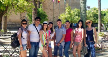 Stire din Cultură-Educație : Elevii de la Cogealac s-au întors din Spania