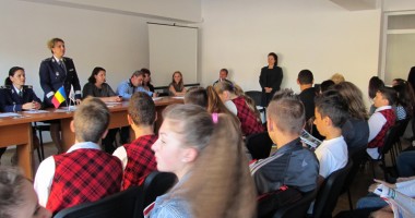 Elevii din Cumpăna nu vor să ajungă victimele infractorilor! - 2