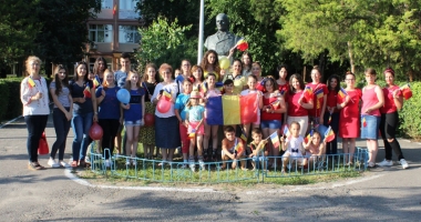Stire din Cultură-Educație : Dunărea a fost sărbătorită de elevii din Hârșova