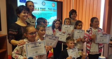 Stire din Cultură-Educație : Elevii din Medgidia participanți la concursul de creație "Artcraft" au fost premiați