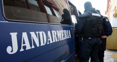 Stire din Eveniment : Elevi de la școlile constănțene, interesați de activitatea jandarmilor