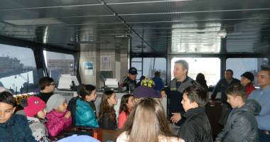 Galerie foto. Elevii din Constanța, impresionați de navele Gărzii de Coastă - 3