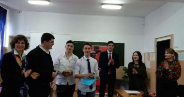 Stire din Cultură-Educație : Elevii constănțeni învață să facă afaceri