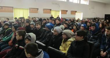 Galerie foto. Elevii, învățați cum să prevină violența - 2