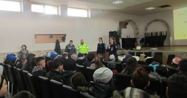 Galerie foto. Elevii, învățați cum să prevină violența - 3