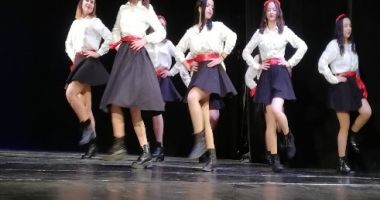 Stire din Social : Elevii Liceului Economic "Virgil Madgearu", în sărbătoare