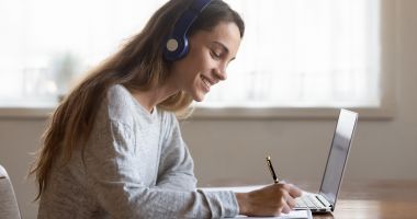 Stire din Cultură-Educație : Elevii de la Liceul „Ovidius”, premiaţi la Şcoala de Afaceri