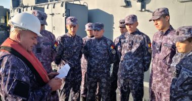 Elevii militari din Constanța, ambarcați la bordul navelor Forțelor Navale - 2