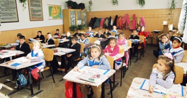 Stire din Cultură-Educație : Vacanța de primăvară, mai scurtă cu o săptămână