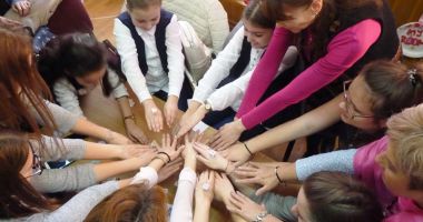 Stire din Cultură-Educație : Elevii Școlii "Grigore Moisil" din Năvodari au sărbătorit Ziua Cititului Împreună